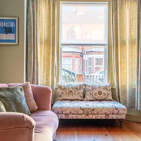 32 White Cross Road *