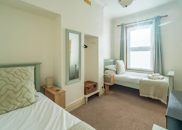 32 White Cross Road *