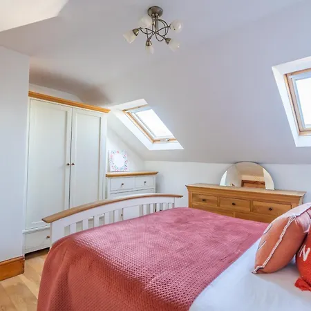 32 White Cross Road York