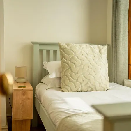 بيت للعطل 32 White Cross Road